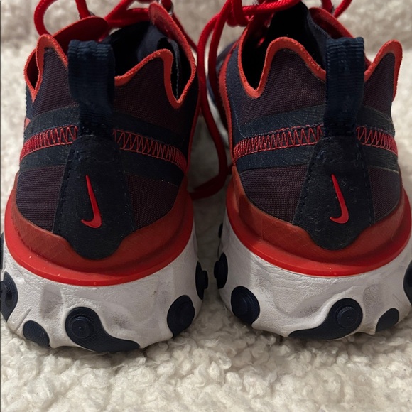 Nike Red and Black React Patriot Sneakers size 6.5 men and 8.5 in women - Picture 4 of 8